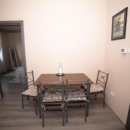 Apartamento Milan House Arad Exterior foto