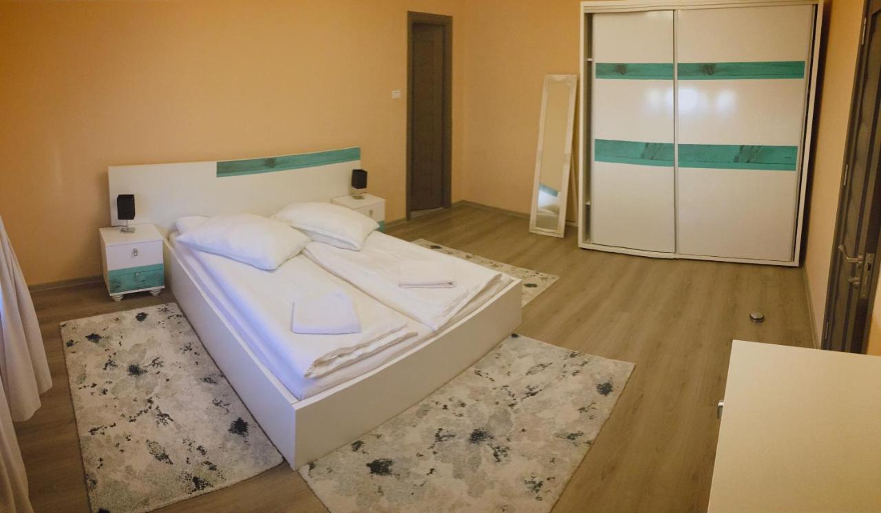 Apartamento Milan House Arad Exterior foto