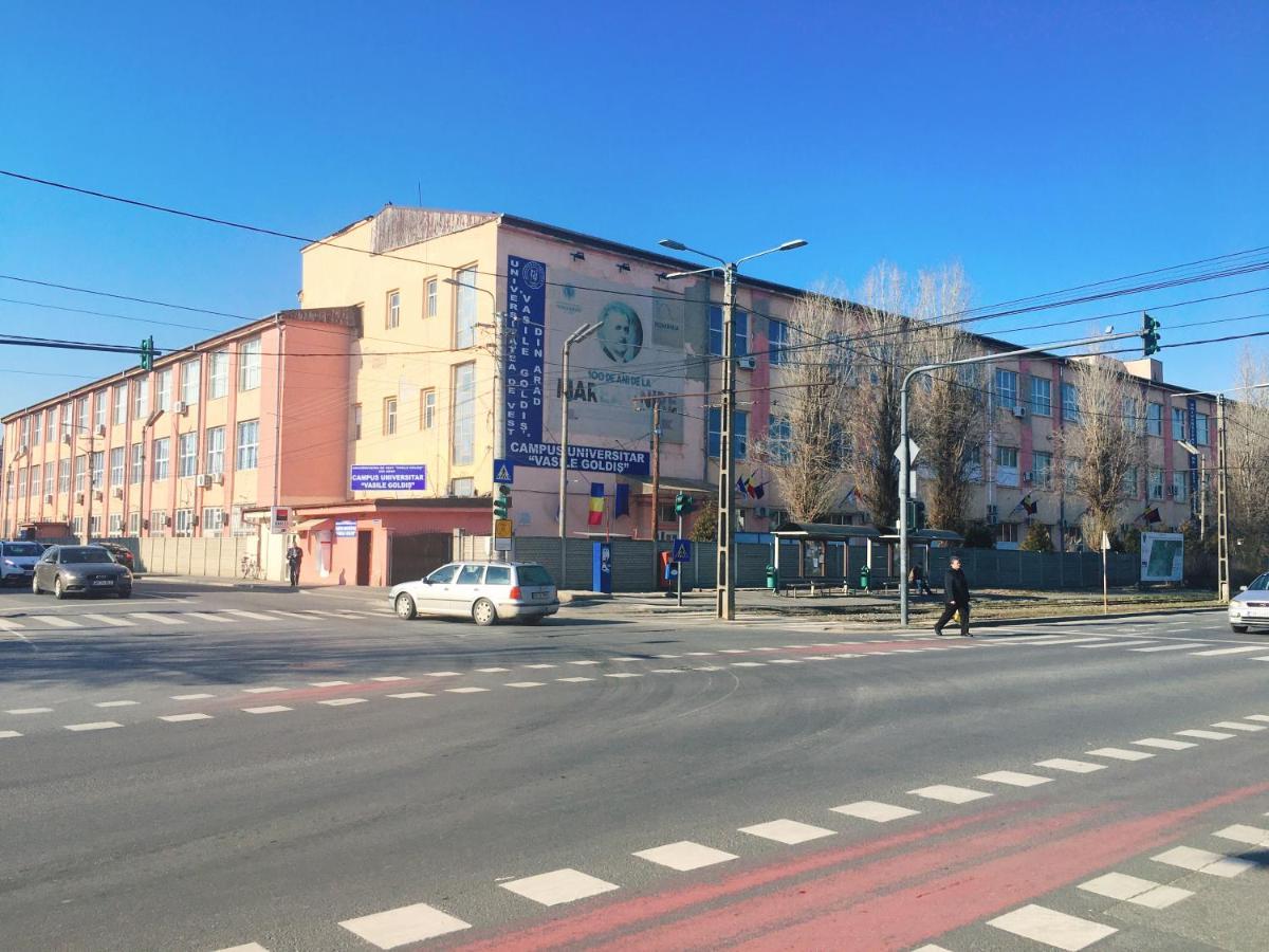 Apartamento Milan House Arad Exterior foto