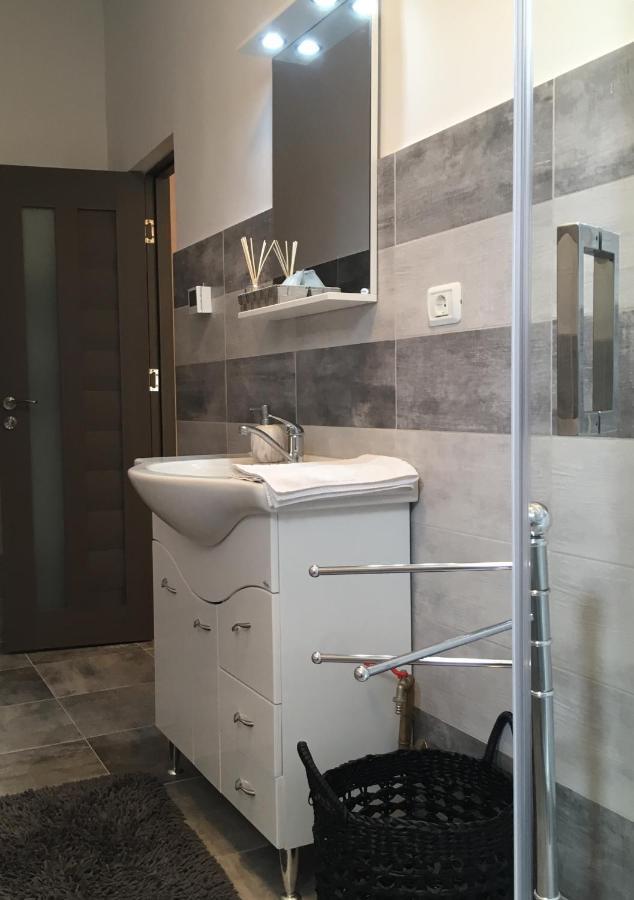Apartamento Milan House Arad Exterior foto